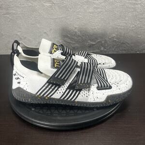 TYR DZ-1 DropZero Barefoot Trainer Men Size 9.5 Training Athletic White Sneakers